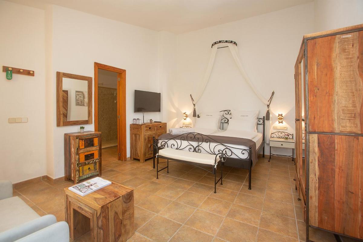 Ses Rotes Velles - Petit Hotell 4*
