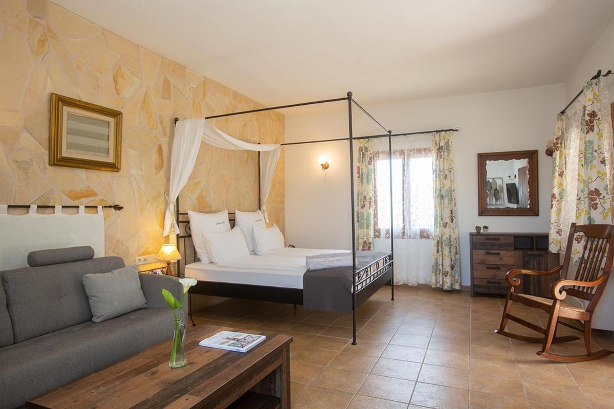 Ses Rotes Velles - Petit Hotell 4*