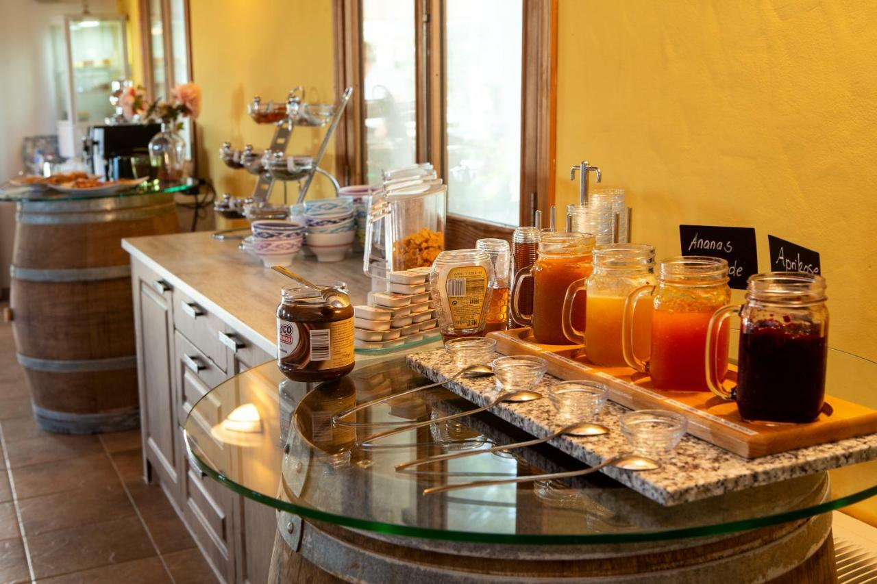 Ses Rotes Velles - Petit Hotell